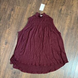 NWT. Sleeveless Burgundy Flowy Top